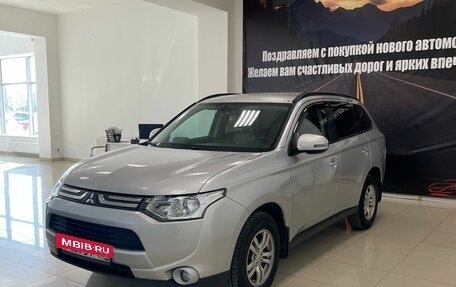 Mitsubishi Outlander III рестайлинг 3, 2013 год, 1 195 000 рублей, 2 фотография