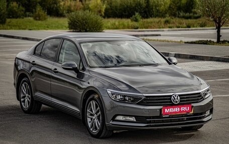 Volkswagen Passat B8 рестайлинг, 2016 год, 1 599 000 рублей, 2 фотография
