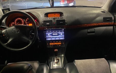 Toyota Avensis III рестайлинг, 2004 год, 700 000 рублей, 5 фотография