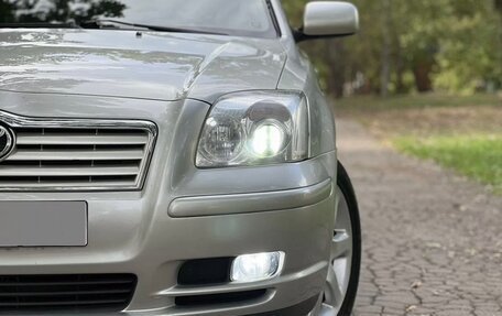 Toyota Avensis III рестайлинг, 2004 год, 700 000 рублей, 8 фотография