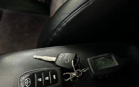 Toyota Avensis III рестайлинг, 2004 год, 700 000 рублей, 11 фотография