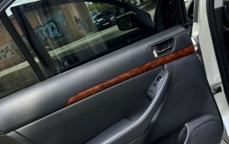 Toyota Avensis III рестайлинг, 2004 год, 700 000 рублей, 15 фотография