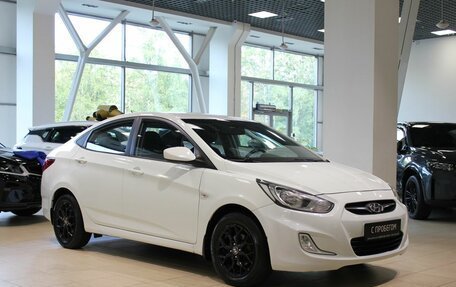 Hyundai Solaris II рестайлинг, 2012 год, 620 000 рублей, 3 фотография