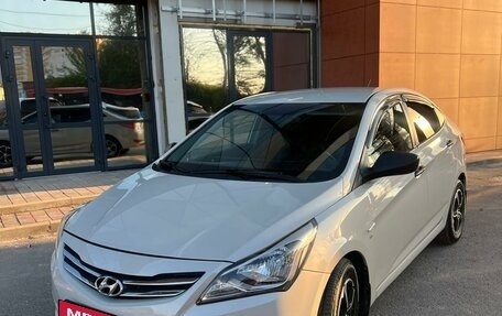 Hyundai Solaris II рестайлинг, 2015 год, 1 160 000 рублей, 8 фотография