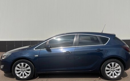 Opel Astra J, 2010 год, 550 000 рублей, 3 фотография