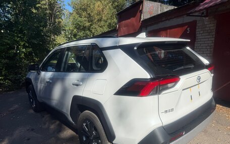 Toyota RAV4, 2025 год, 3 950 000 рублей, 4 фотография