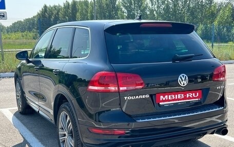 Volkswagen Touareg III, 2011 год, 2 290 000 рублей, 2 фотография