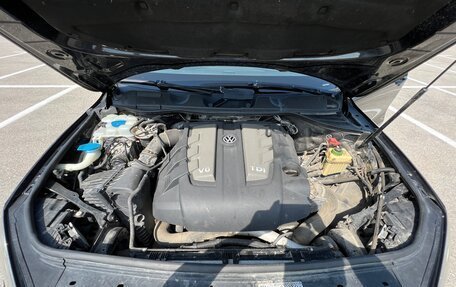 Volkswagen Touareg III, 2011 год, 2 290 000 рублей, 10 фотография