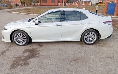 Toyota Camry, 2020 год, 3 700 000 рублей, 2 фотография