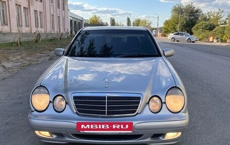 Mercedes-Benz E-Класс, 2000 год, 625 000 рублей, 2 фотография