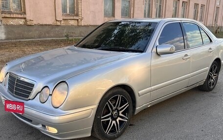 Mercedes-Benz E-Класс, 2000 год, 625 000 рублей, 3 фотография