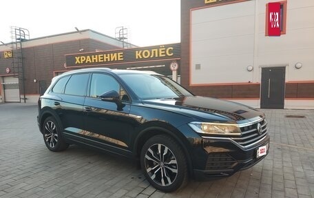Volkswagen Touareg III, 2018 год, 4 150 000 рублей, 3 фотография