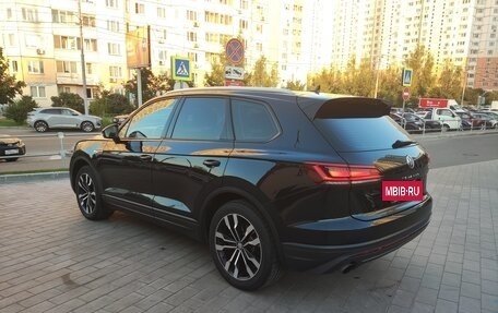 Volkswagen Touareg III, 2018 год, 4 150 000 рублей, 6 фотография