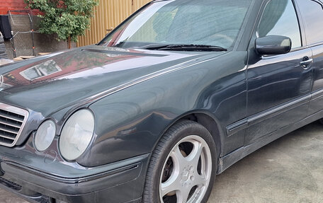 Mercedes-Benz E-Класс, 1999 год, 599 000 рублей, 2 фотография