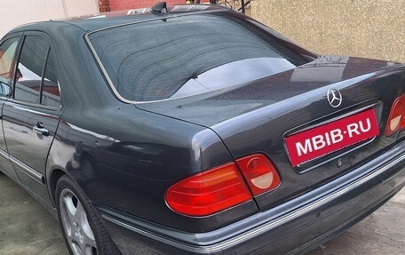 Mercedes-Benz E-Класс, 1999 год, 599 000 рублей, 4 фотография
