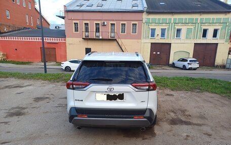 Toyota RAV4, 2021 год, 3 200 000 рублей, 2 фотография