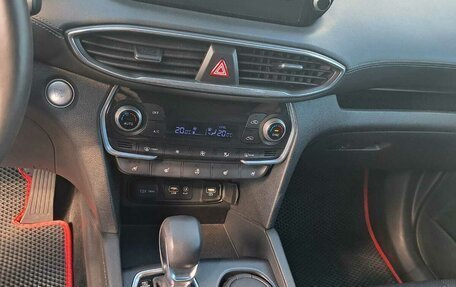 Hyundai Santa Fe III рестайлинг, 2018 год, 3 300 000 рублей, 14 фотография