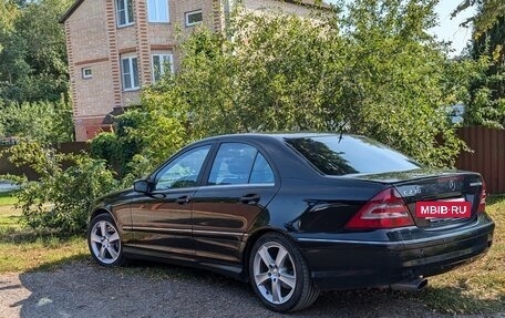 Mercedes-Benz C-Класс, 2004 год, 1 000 000 рублей, 2 фотография