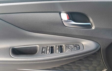 Hyundai Santa Fe III рестайлинг, 2018 год, 3 300 000 рублей, 16 фотография
