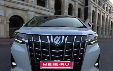 Toyota Alphard III, 2019 год, 4 590 000 рублей, 6 фотография