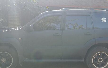Toyota Land Cruiser Prado 120 рестайлинг, 2006 год, 2 100 000 рублей, 3 фотография