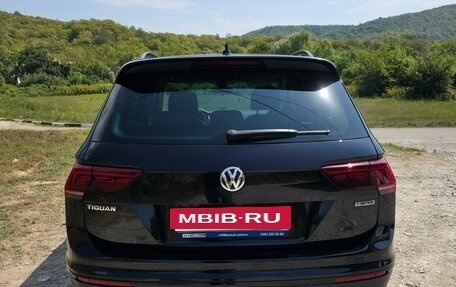 Volkswagen Tiguan II, 2019 год, 2 400 000 рублей, 3 фотография