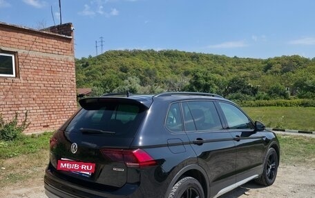 Volkswagen Tiguan II, 2019 год, 2 400 000 рублей, 4 фотография