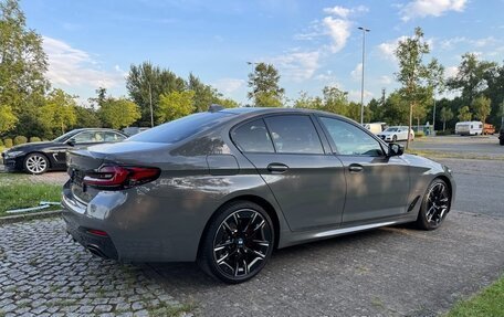 BMW 5 серия, 2022 год, 7 100 000 рублей, 8 фотография