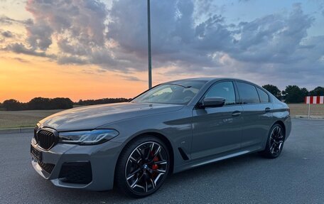 BMW 5 серия, 2022 год, 7 100 000 рублей, 10 фотография