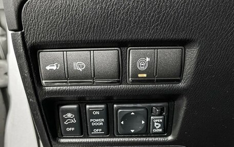 Nissan Patrol, 2012 год, 2 377 000 рублей, 15 фотография