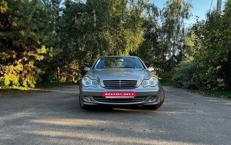 Mercedes-Benz C-Класс, 2005 год, 1 175 000 рублей, 2 фотография