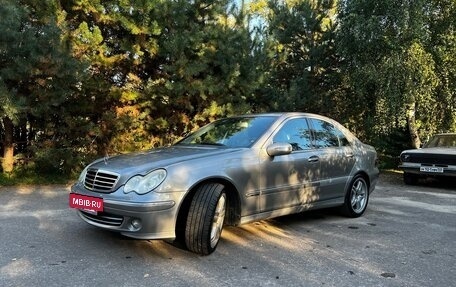 Mercedes-Benz C-Класс, 2005 год, 1 175 000 рублей, 4 фотография