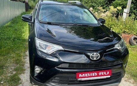 Toyota RAV4, 2017 год, 2 260 000 рублей, 3 фотография