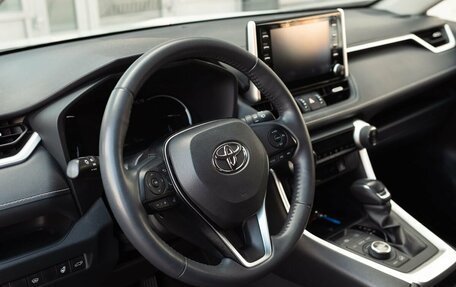Toyota RAV4, 2021 год, 3 800 000 рублей, 14 фотография