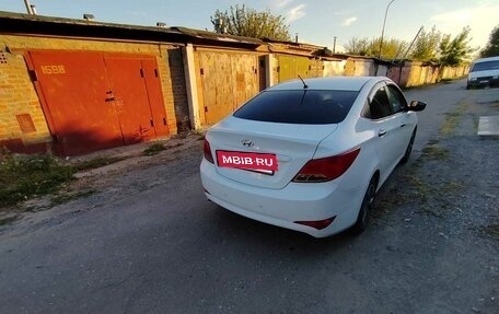 Hyundai Solaris II рестайлинг, 2015 год, 550 000 рублей, 4 фотография