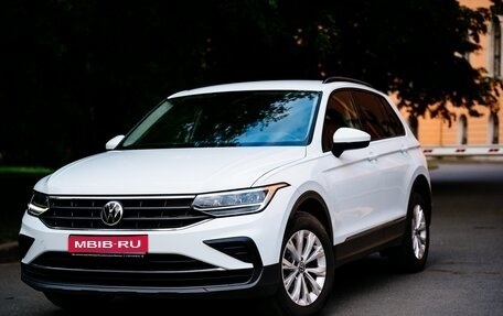 Volkswagen Tiguan II, 2021 год, 2 950 000 рублей, 1 фотография