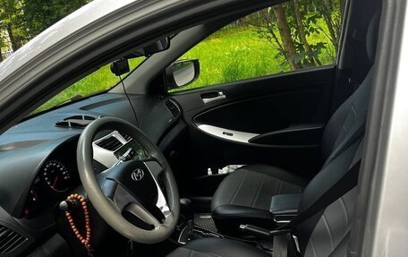 Hyundai Solaris II рестайлинг, 2012 год, 550 000 рублей, 3 фотография