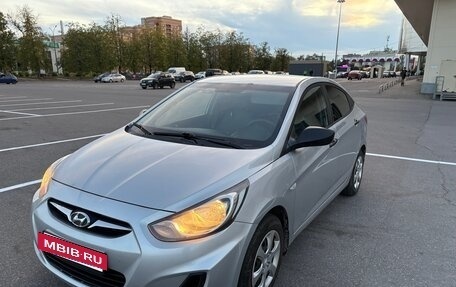 Hyundai Solaris II рестайлинг, 2012 год, 655 000 рублей, 5 фотография