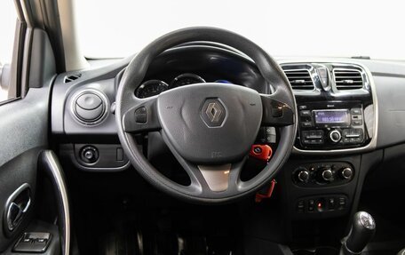 Renault Logan II, 2018 год, 898 000 рублей, 15 фотография