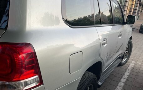 Toyota Land Cruiser 200, 2010 год, 3 000 000 рублей, 10 фотография