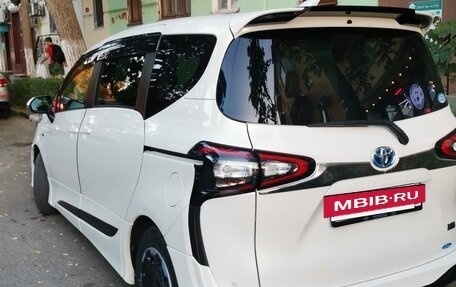 Toyota Sienta II, 2018 год, 1 950 000 рублей, 3 фотография