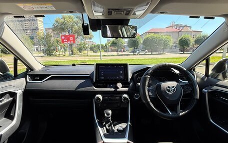 Toyota RAV4, 2019 год, 2 995 000 рублей, 8 фотография