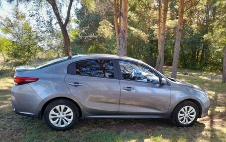 KIA Rio IV, 2018 год, 1 300 000 рублей, 5 фотография