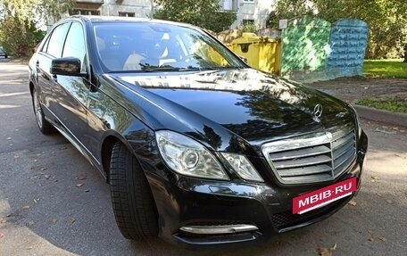 Mercedes-Benz E-Класс, 2011 год, 1 200 000 рублей, 2 фотография