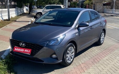 Hyundai Solaris II рестайлинг, 2021 год, 1 300 000 рублей, 3 фотография