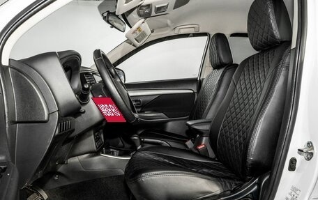 Mitsubishi Outlander III рестайлинг 3, 2018 год, 1 999 000 рублей, 8 фотография