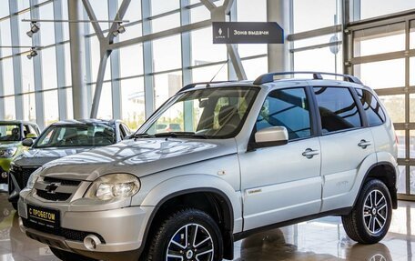 Chevrolet Niva I рестайлинг, 2016 год, 758 000 рублей, 3 фотография