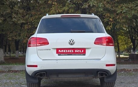 Volkswagen Touareg III, 2011 год, 1 990 000 рублей, 6 фотография