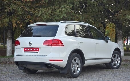 Volkswagen Touareg III, 2011 год, 1 990 000 рублей, 3 фотография