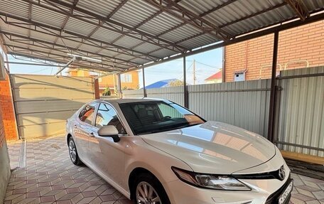 Toyota Camry, 2021 год, 2 700 000 рублей, 2 фотография
